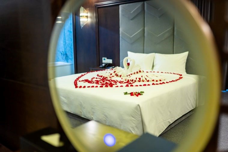 Khách Sạn Peace Hạ Long